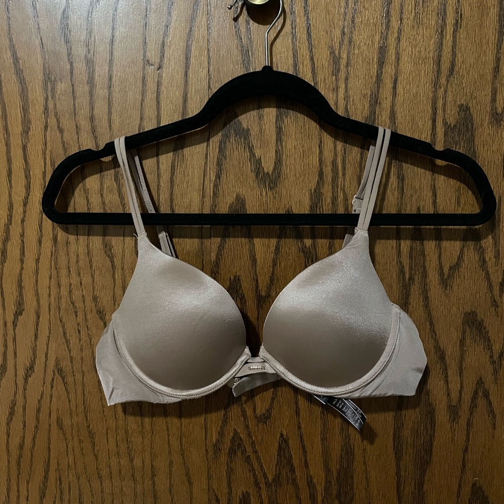 Tan 34B Victorias Secret Very Sexy Push-up Bra